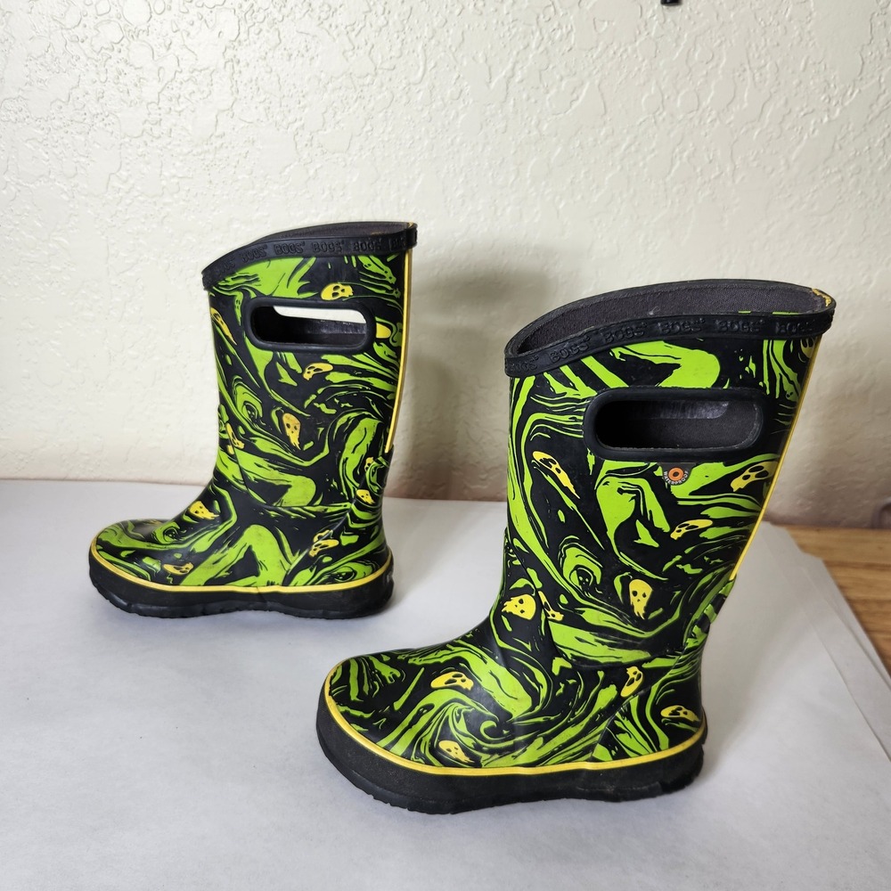 Bogs Classic Spooky Kids Rain Boots Neon Green Black Skulls Waterproof Size 12